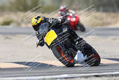 media/Dec-01-2025-Moto Forza (Mon) [[2daa91e15f]]/1-Advanced Group/Session 3 (Turn 3)/
